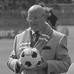 Mit Trauerschleife für Vringstreff spenden